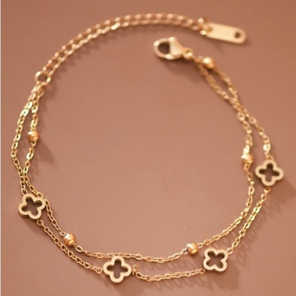18K Double Chain Clover Bracelet - Picture 3 of 3